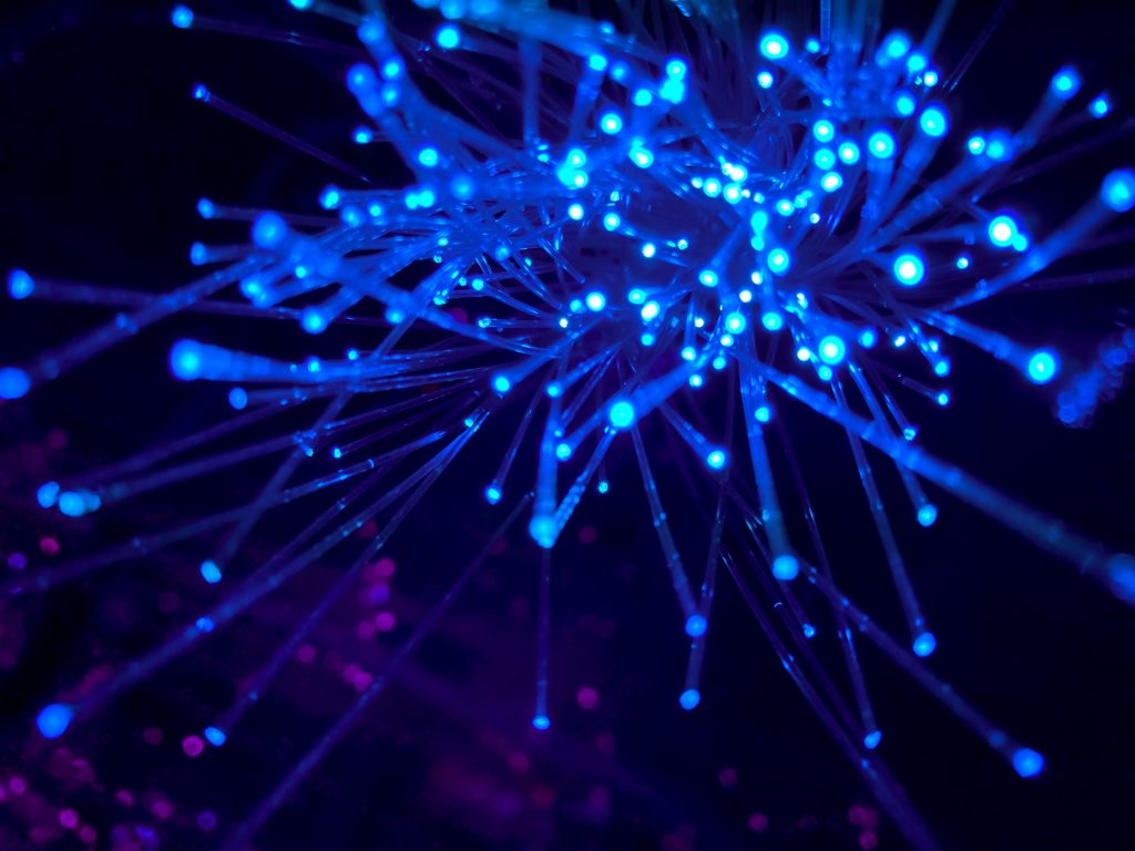 fiber internet - mobile data - streamtech