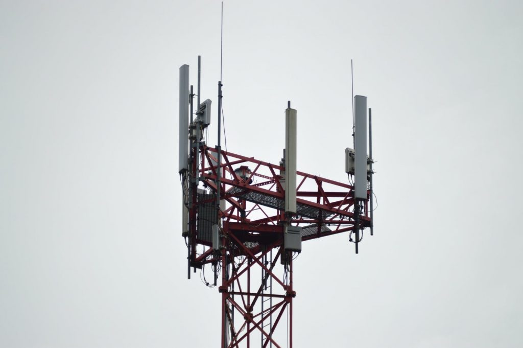 Cell tower - wifi vs internet - streamtech fiber internet