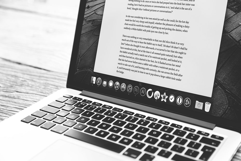 blogger - blog vs vlog - streamtech fiber internet