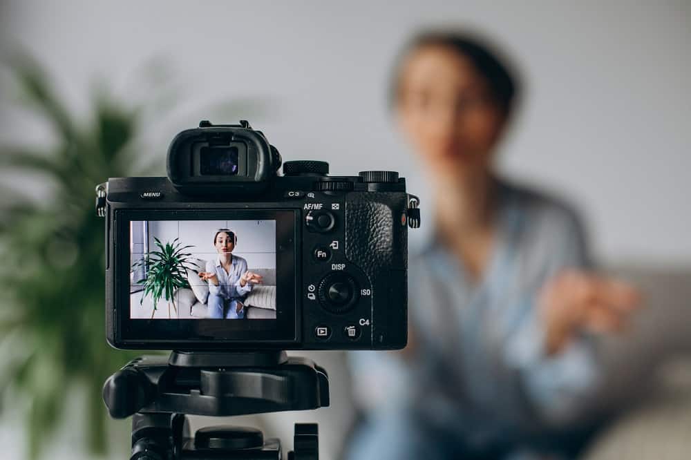 vlogging - blog vs vlog - streamtech fiber internet